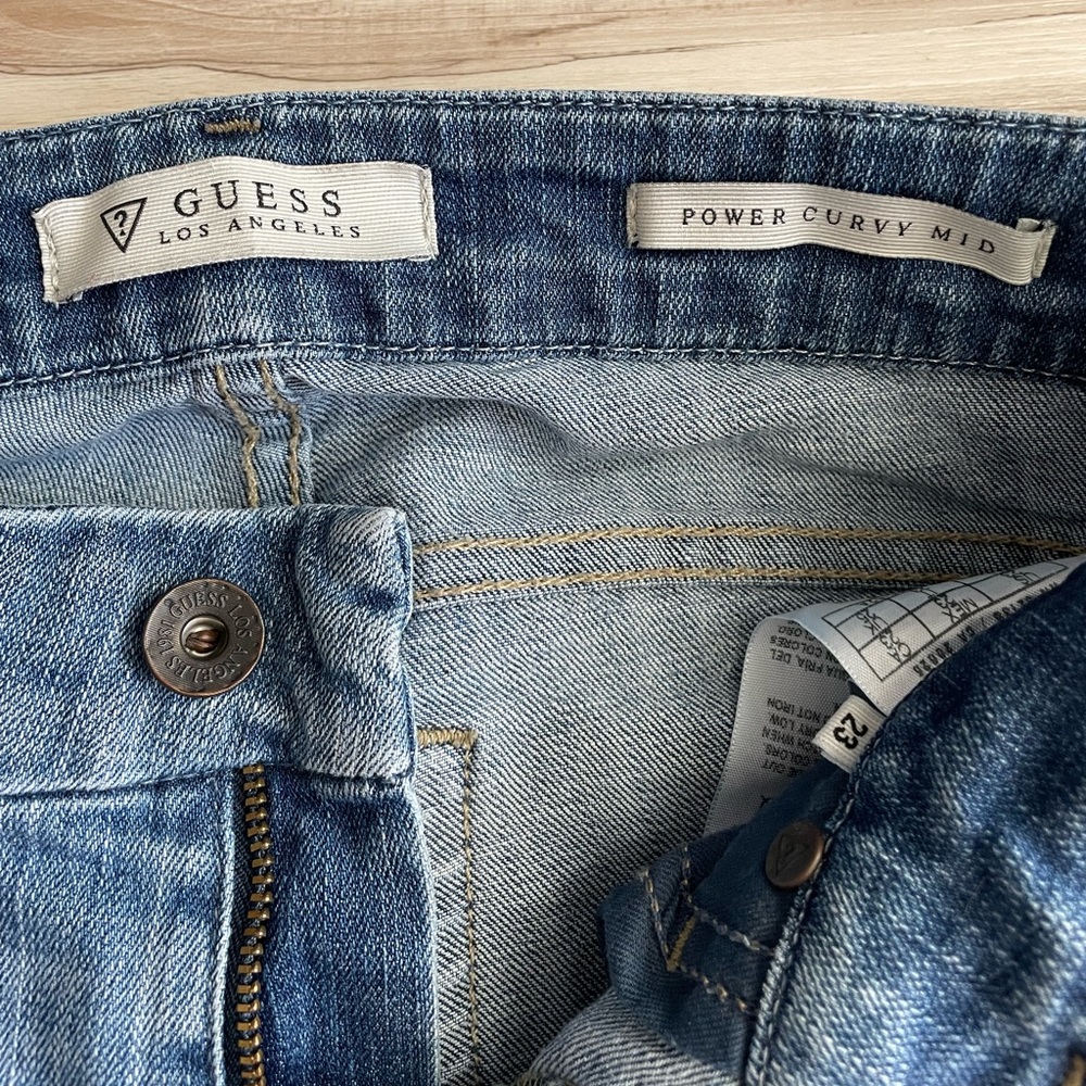 Guess Ripped Power Curve Mid Jeans - Picture 12 of 12